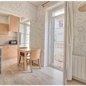  Apartment Equipe-climatise Avec Balcon Au Mourillon A 20m De La